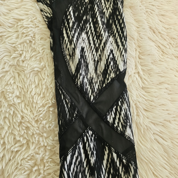 Avia Black and White Zigzag Leggings - Picture 2 of 4